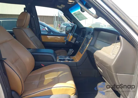 2011 Lincoln Navigator из США, поврежденный, VIN 5LMJJ2H57BEJ04660